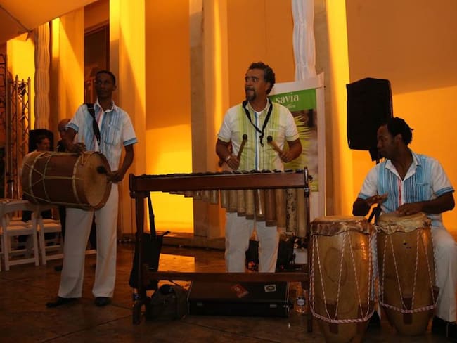 Grupo Bahía cuenta con 3 formatos: Orquesta, Ensamble, Trío.
