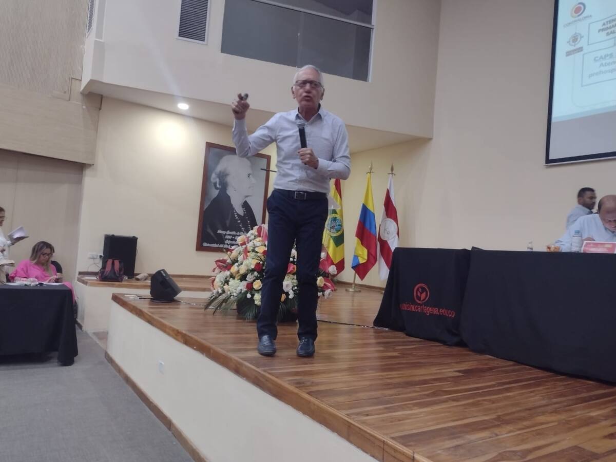 Minsalud lanzó críticas a las EPS: reclamó públicamente un examen de próstata