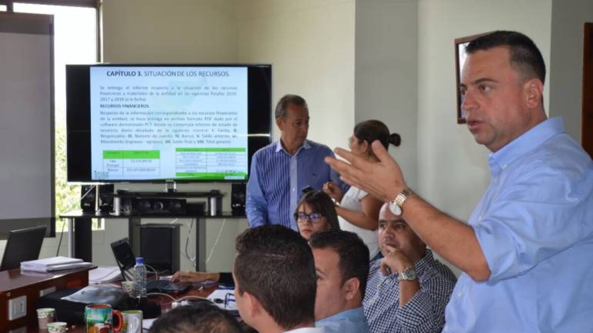 El 6 de agosto se llevaría a cabo la elección del director de la CRQ