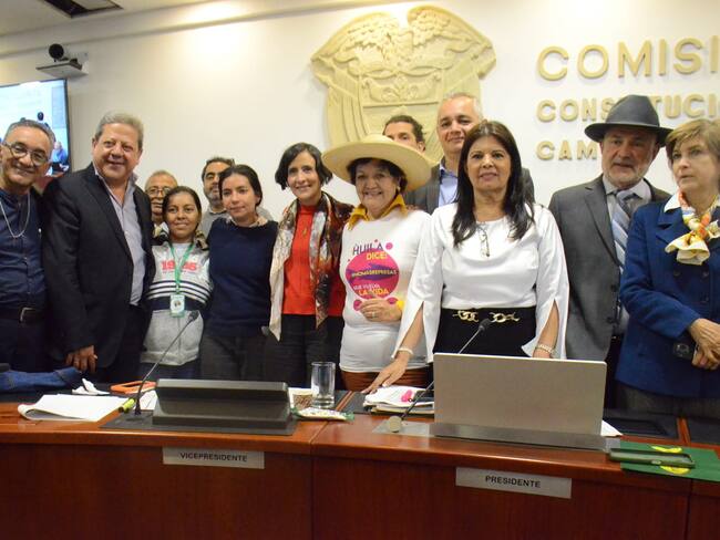 La compensación vía mitigación efectos económicos del artículo 10 de la Licencia o ser parte del proceso de Reforma Agraria de las 2.700 hectáreas si cumplen con los requisitos