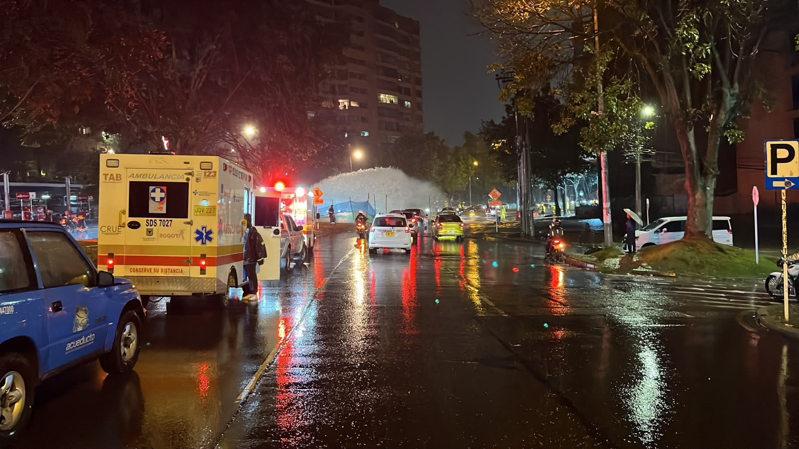 Ruptura de un tubo de agua Bogotá. Foto de referencia