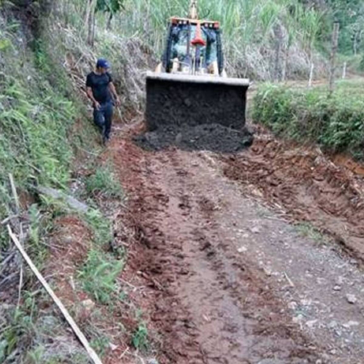 Avanzan inversiones en infraestructura vial para Caldas