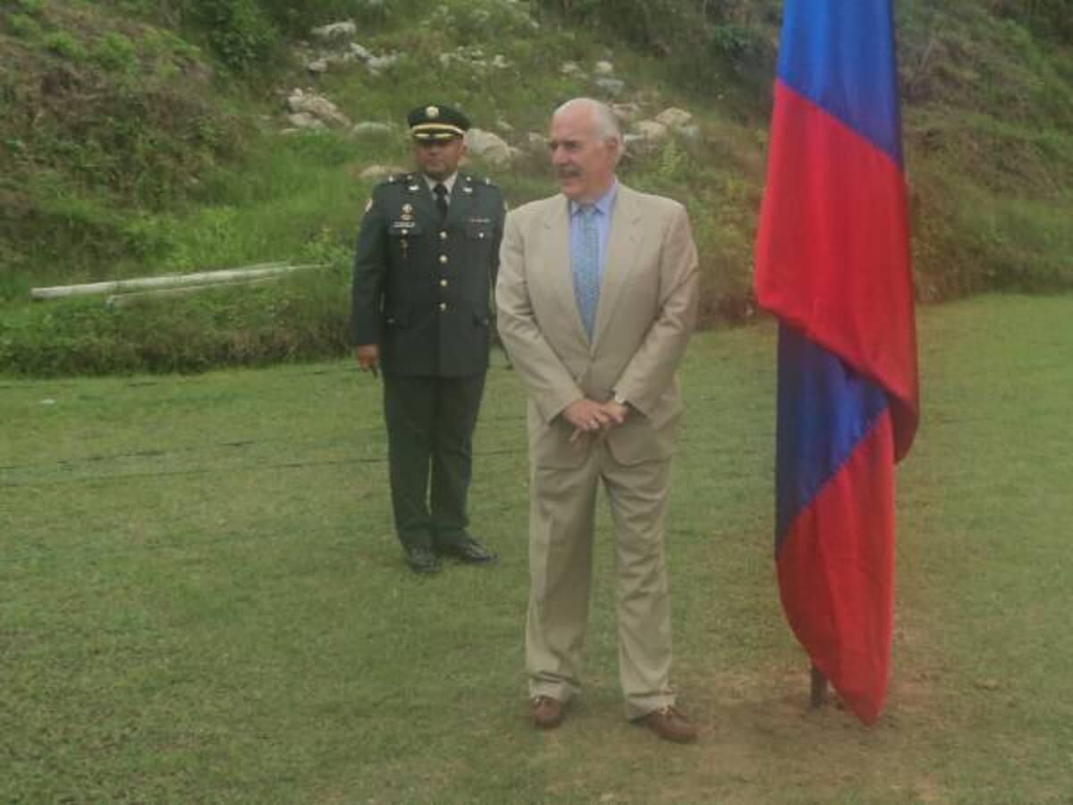 Venta de Isagén puede ser mermelada para plebiscito por la paz: Andrés Pastrana