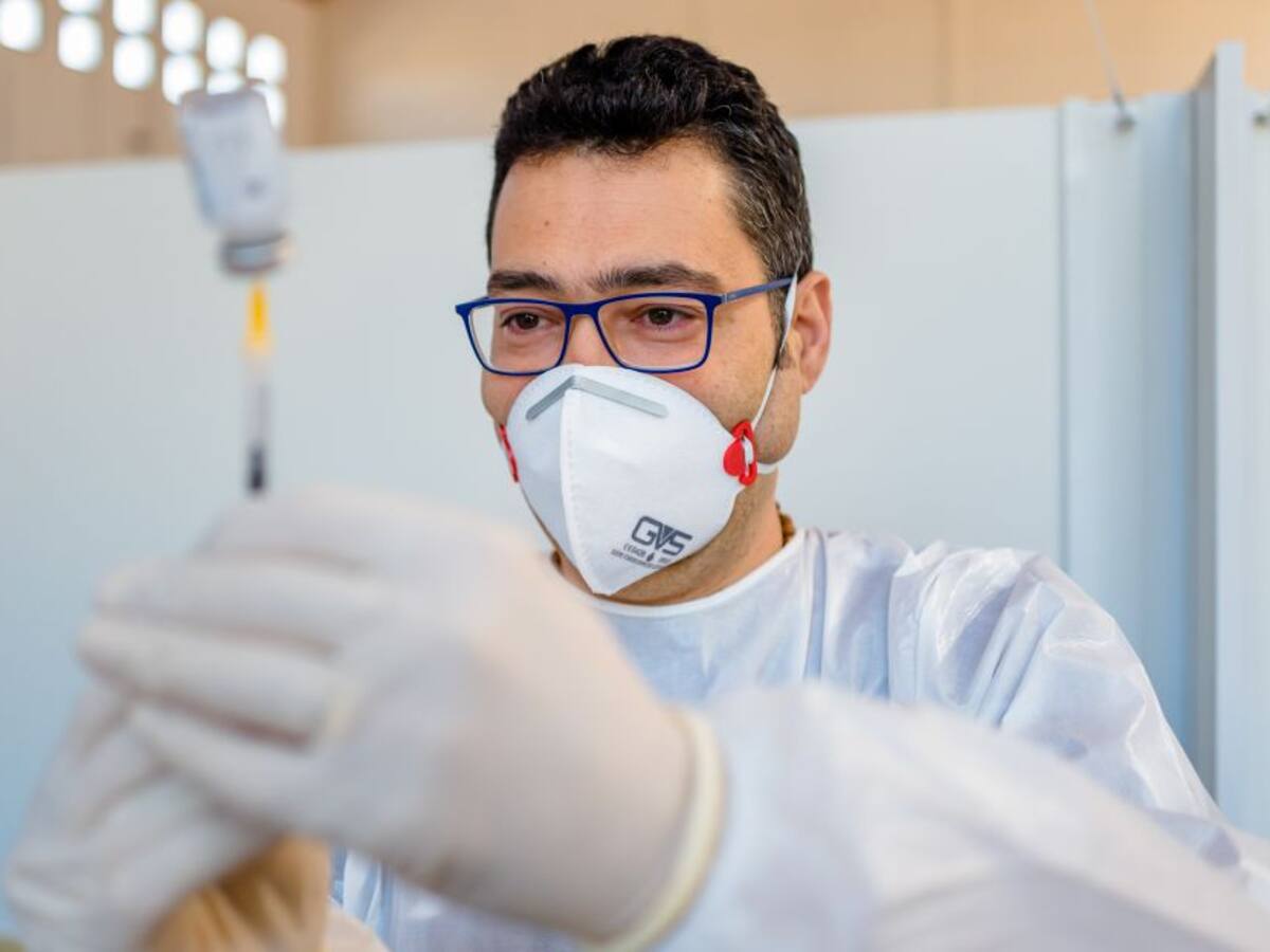 Minsalud: EPS no pueden negar pruebas diagnósticas COVID a los vacunados