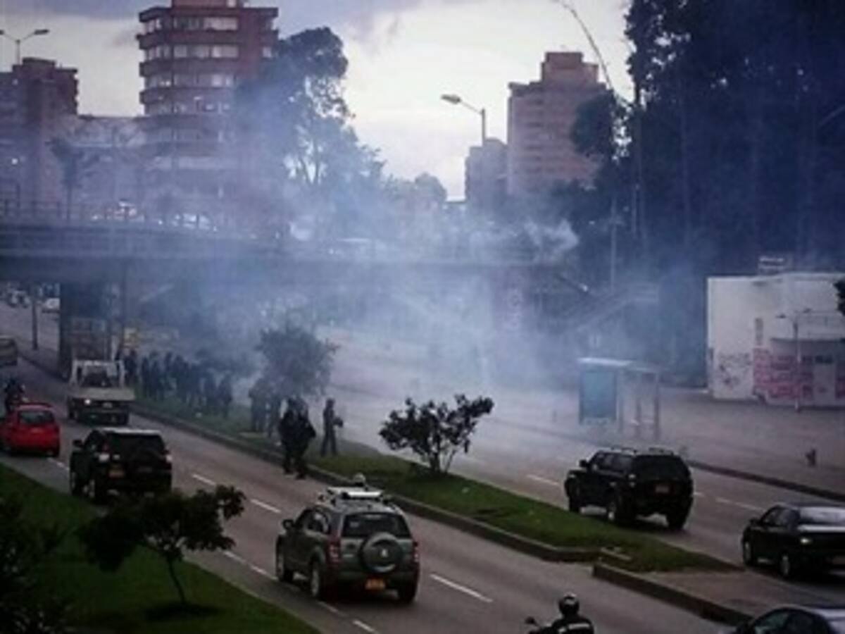 Fuertes enfrentamientos entre Policía y estudiantes de la U. Nacional