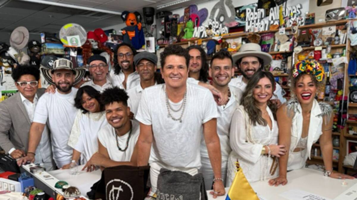 Carlos Vives celebra 30 años de “La Tierra del Olvido” en el Tiny Desk de NPR