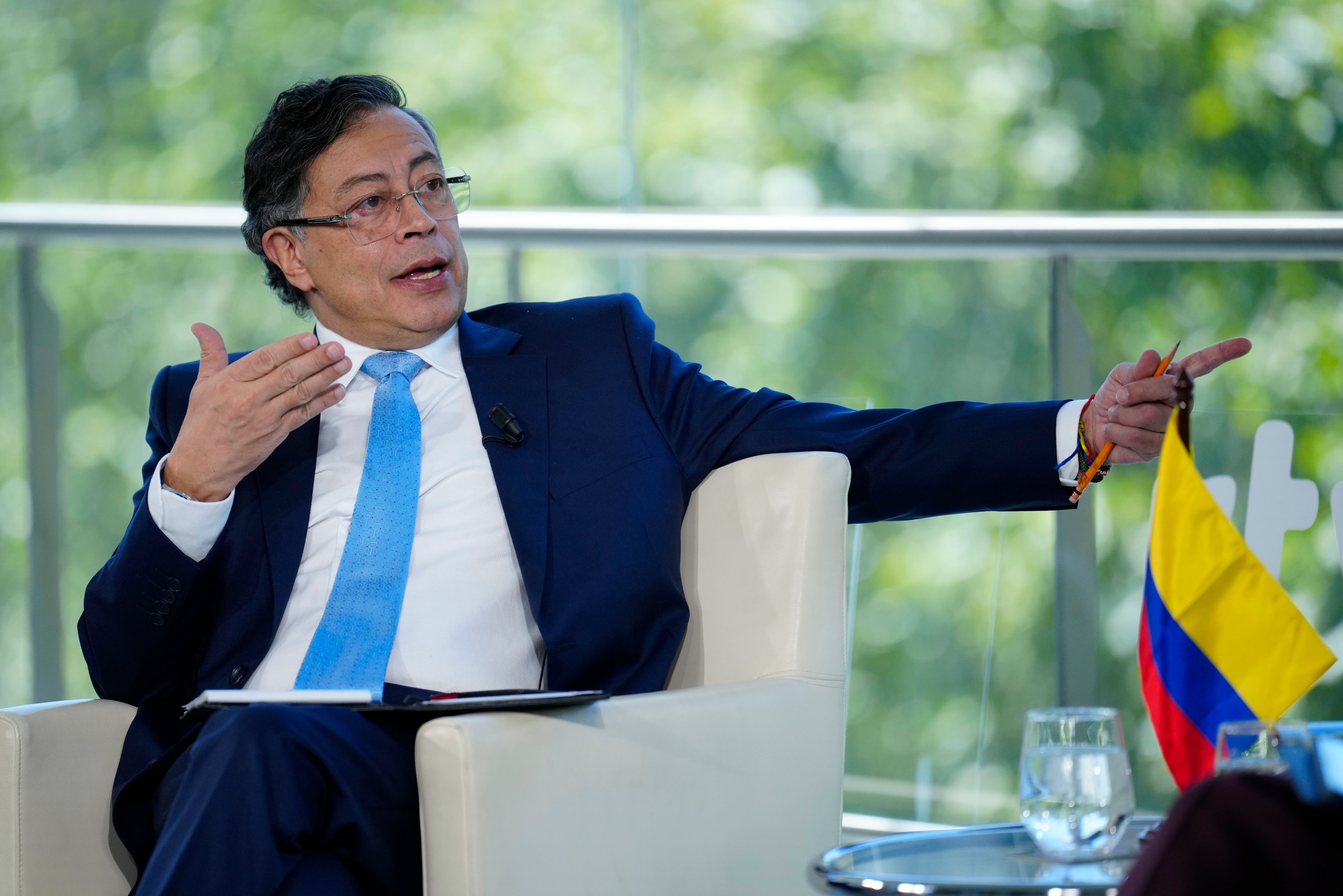 El presidente Colombia, Gustavo Petro durante la segunda entrega de 'Los Desayunos' de RTVE y la Agencia EFE celebrado este viernes en Barcelona. (Crédito: EFE/ Alejandro Garcia)