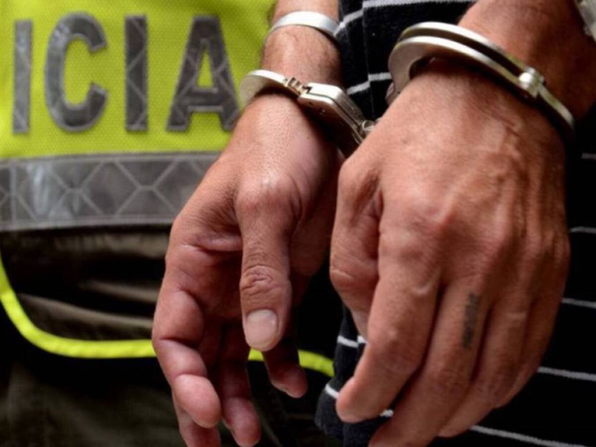 Un muerto y dos capturados en operativo en expendio de drogas en Luruaco