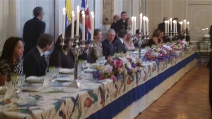 Santos agradeció a príncipe contribuciones en paz y educación