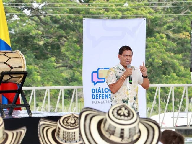 Procuraduría suspende al alcalde de San Pelayo por presunta entrega de dinero a candidatos