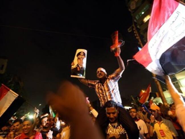 Cinco muertos en Egipto en choques entre seguidores de Mursi y militares