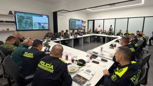 Acuerdos de seguridad para combatir grupos armados en Antioquia. Foto: Gobernación.
