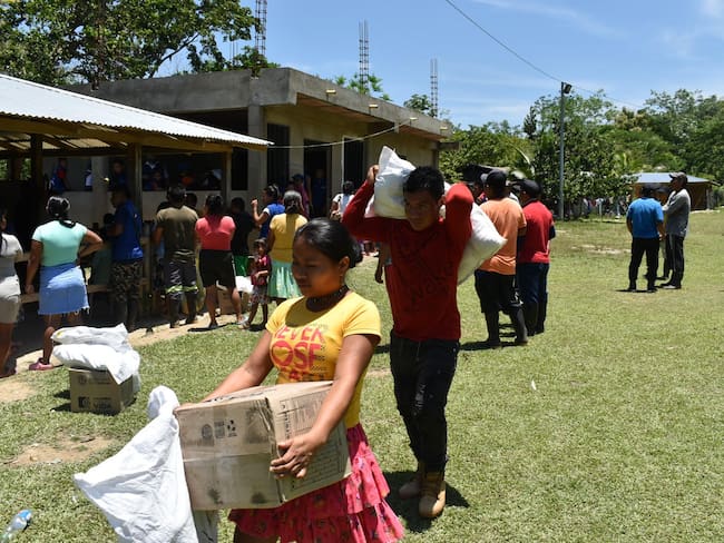 Entrega de ayuda humanitaria en el resguardo indígena Tagual Lapó de Segovia, Antioquia. Foto: Unidad de Víctimas.