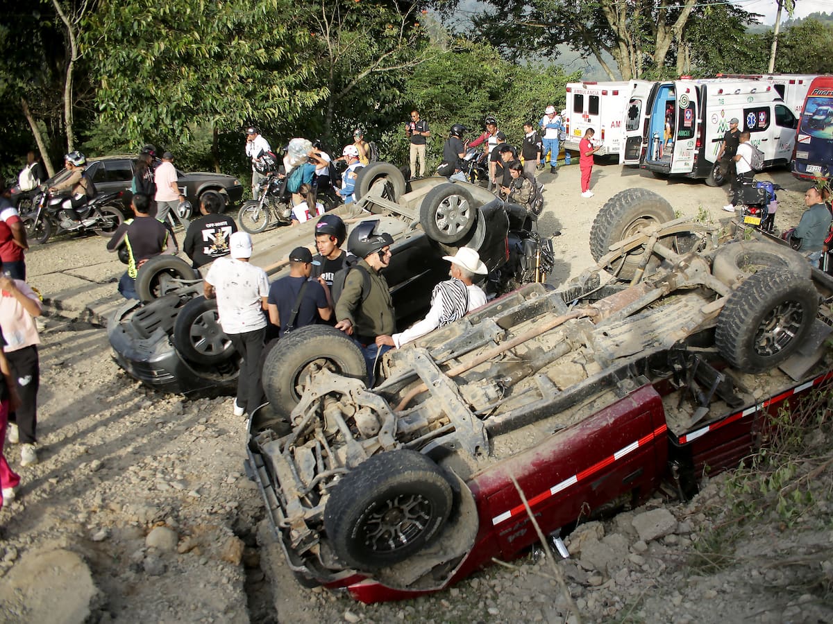 MinDefensa confirma 21 muertos y 56 heridos tras atentado en la vía Panamericana