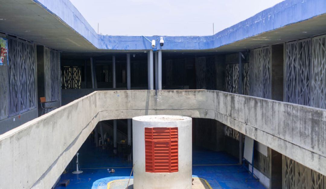 El nuevo sistema de seguridad consta de cámaras modernas, detectores de metales y alarmas de monitoreo remoto