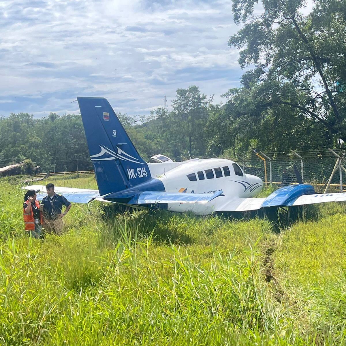 Una avioneta no alcanzó a despegar y se salió de la pista en el aeropuerto de Nuquí en Chocó