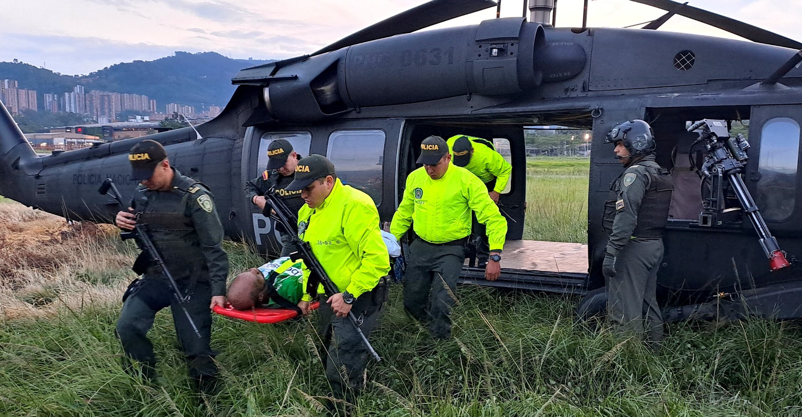 Capturado alias "Grane", cabecilla del Clan del Golfo con circular azul de la Interpol. Foto: Policía Ant.