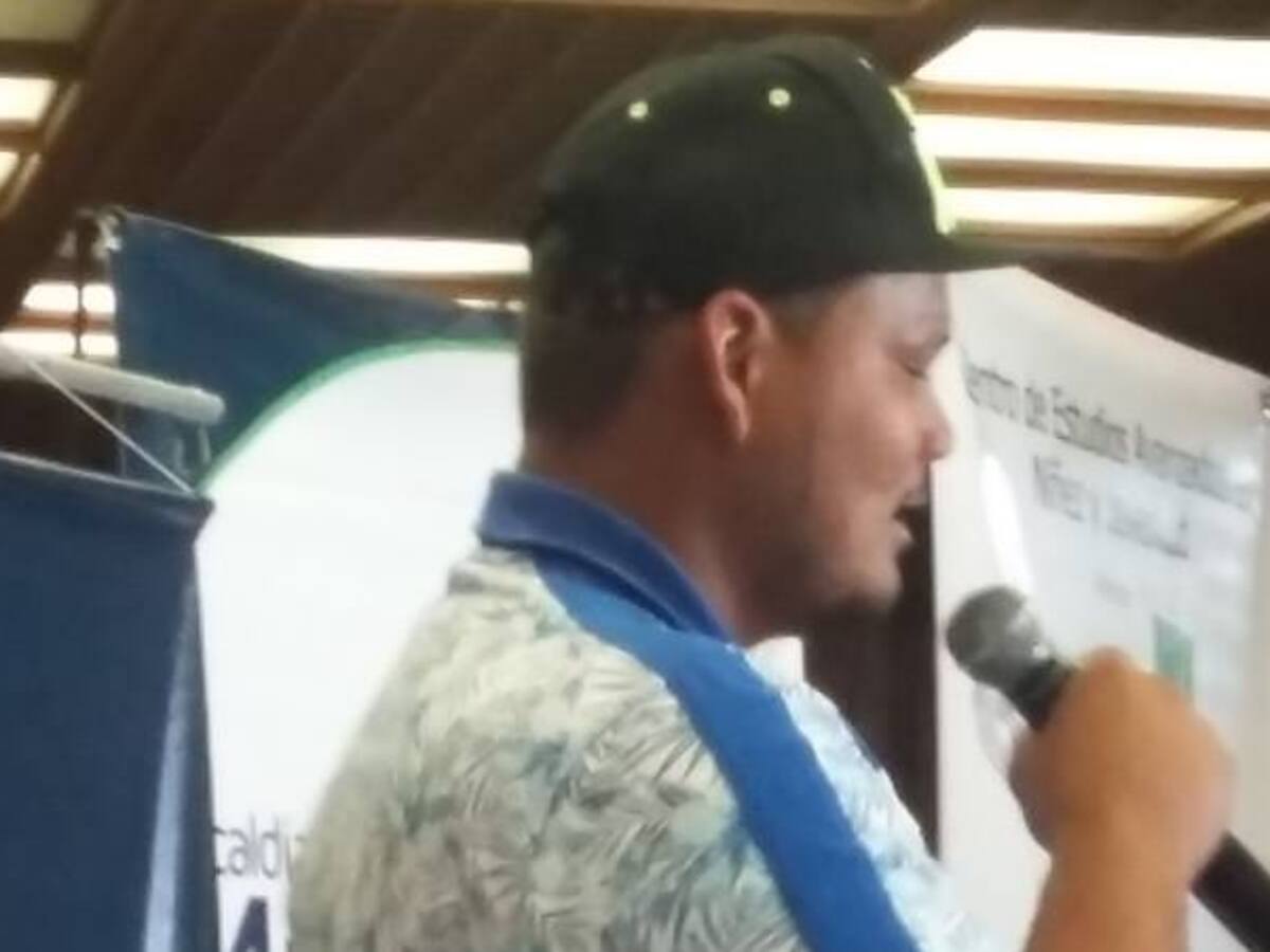 Bryan cambió el fusil por el rap