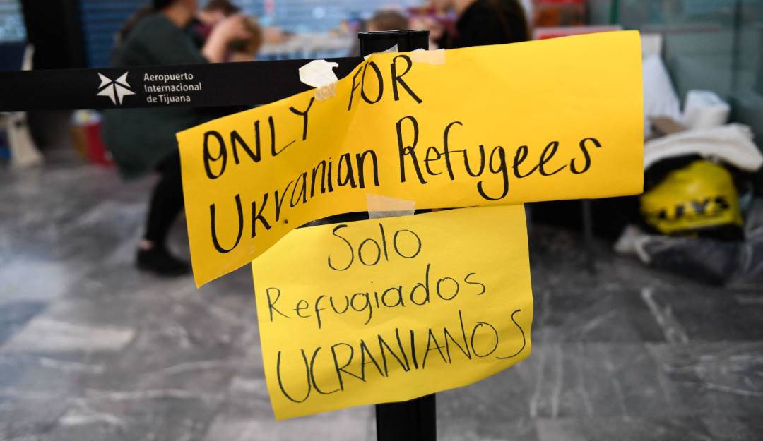 Zona de refugio exclusiva para migrantes ucranianos en el Aeropuerto Internacional de Tijuana.                  Foto: Getty 