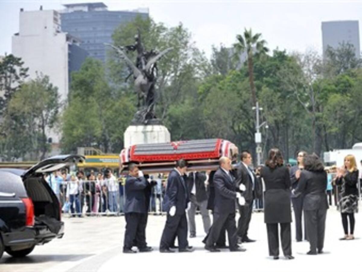 Chavela Vargas recibe el último adiós en el Palacio de Bellas Artes