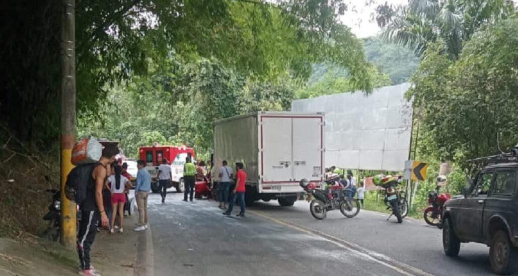 1 muerto y 19 heridos en accidente de tránsito en carreteras de Santander