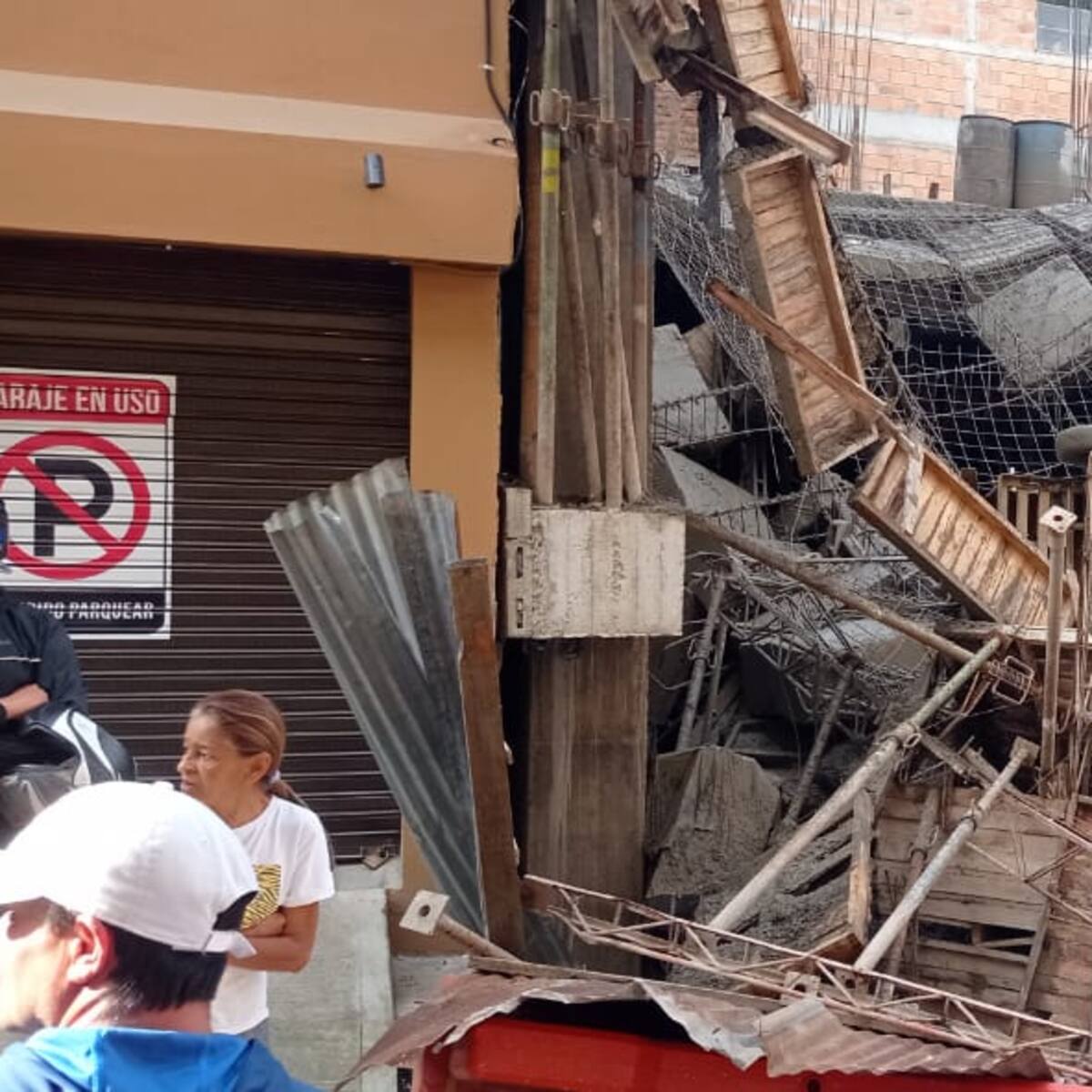 Colapso de una losa en construcción, ocasionó lesiones a dos personas en Andes, Antioquia
