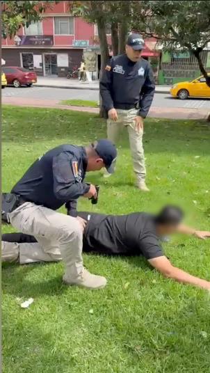 Capturan en Bogotá a hombre requerido en Brasil por tráfico de estupefacientes y lavados de activos. Foto: Suministrada Interpol.