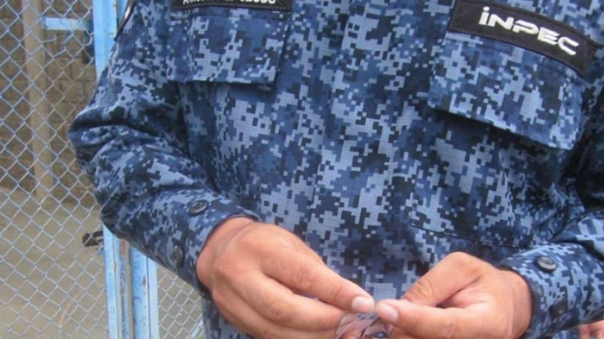 Asesinan a dragoneante del INPEC en atentado sicarial en Cali; su esposa resultó herida