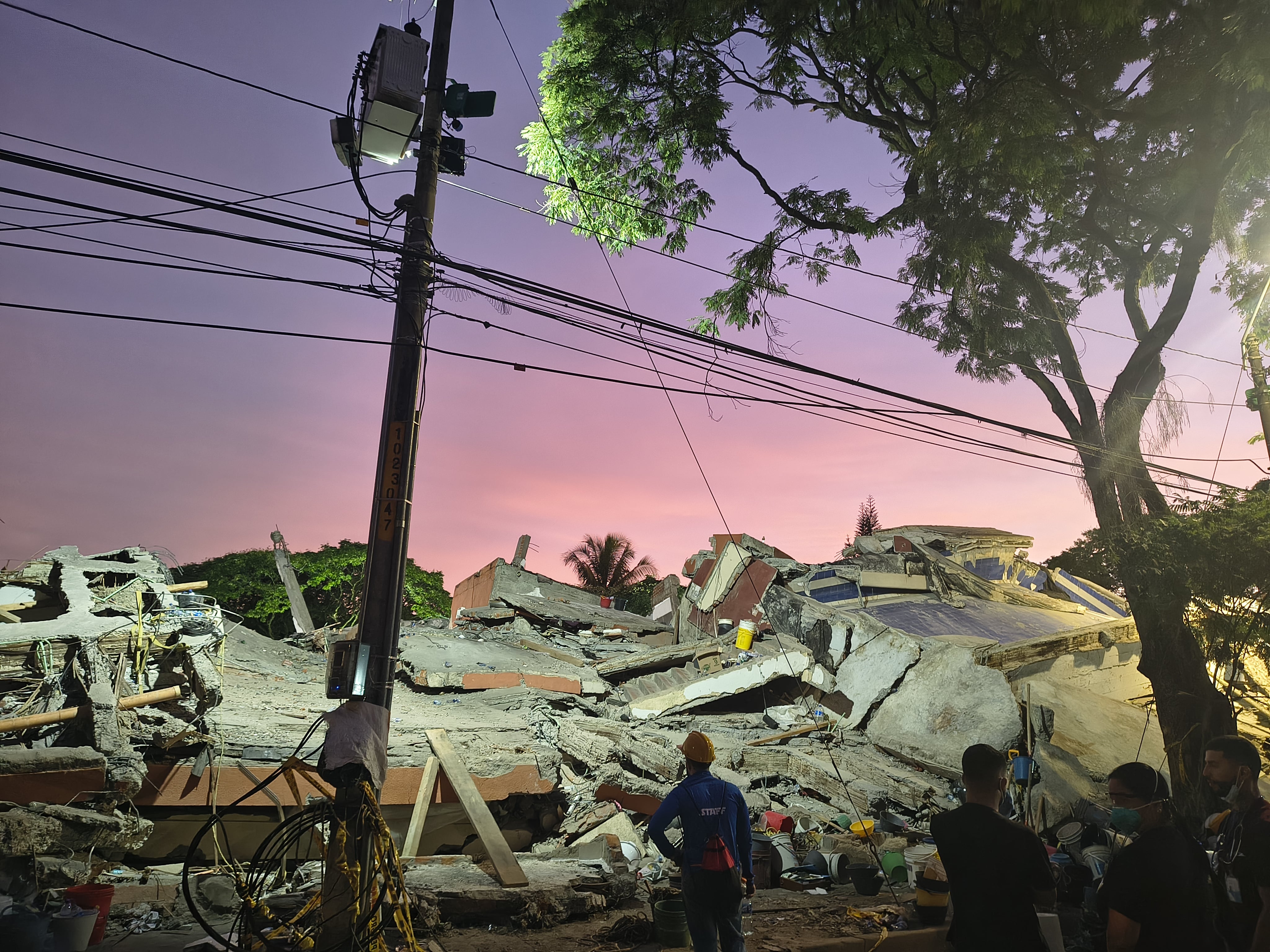 Por el sismo del pasado 10 de agosto, hay 17 edificios en proceso de demolición y otros 20 por demoler en Cali.