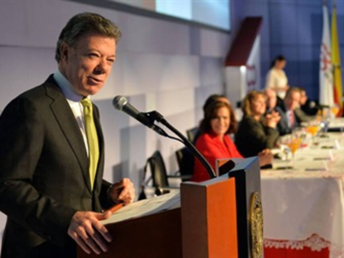 Santos, dispuesto a cofinanciar proyectos de TransMilenio para Bogotá