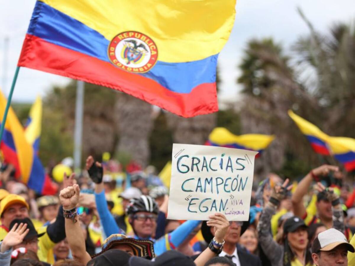 Una fiesta en el parque de La Esperanza, en Zipaquirá por triunfo de Egan