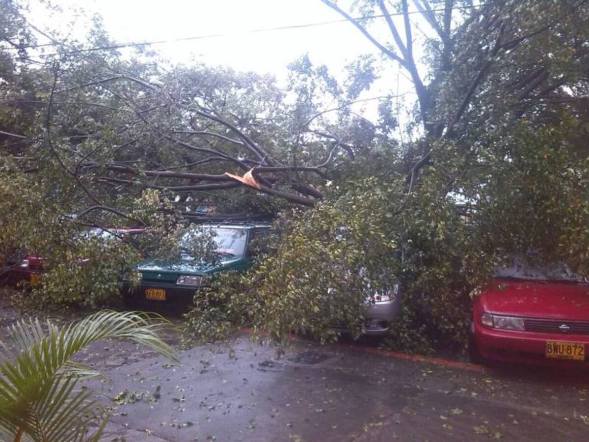 Aguacero, granizada y fuertes vientos se abatieron sobre el Valle del Aburrá