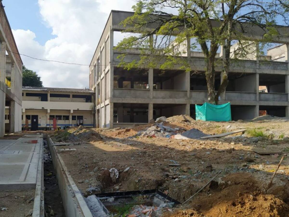 En abandono obras de infraestructura contratadas por el Ffie para Ibagué