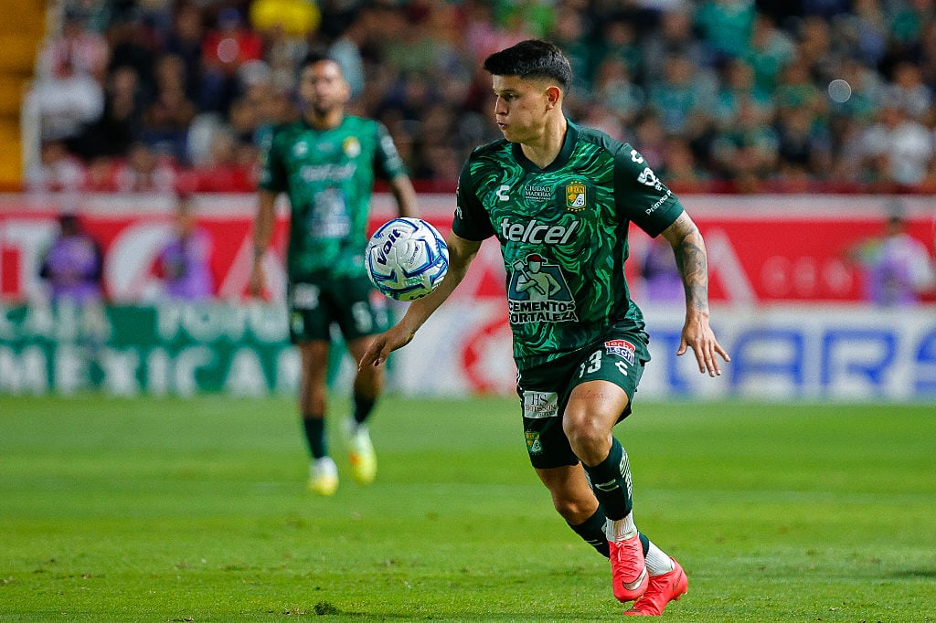 Daniel Arcila consigue impresionante marca con León en la Liga MX y toca la puerta de la Selección. (Photo by Luis Cano/Jam Media/Getty Images)