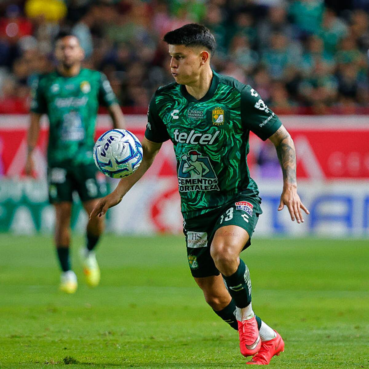 Daniel Arcila consigue impresionante marca con León en la Liga MX y toca la puerta de la Selección