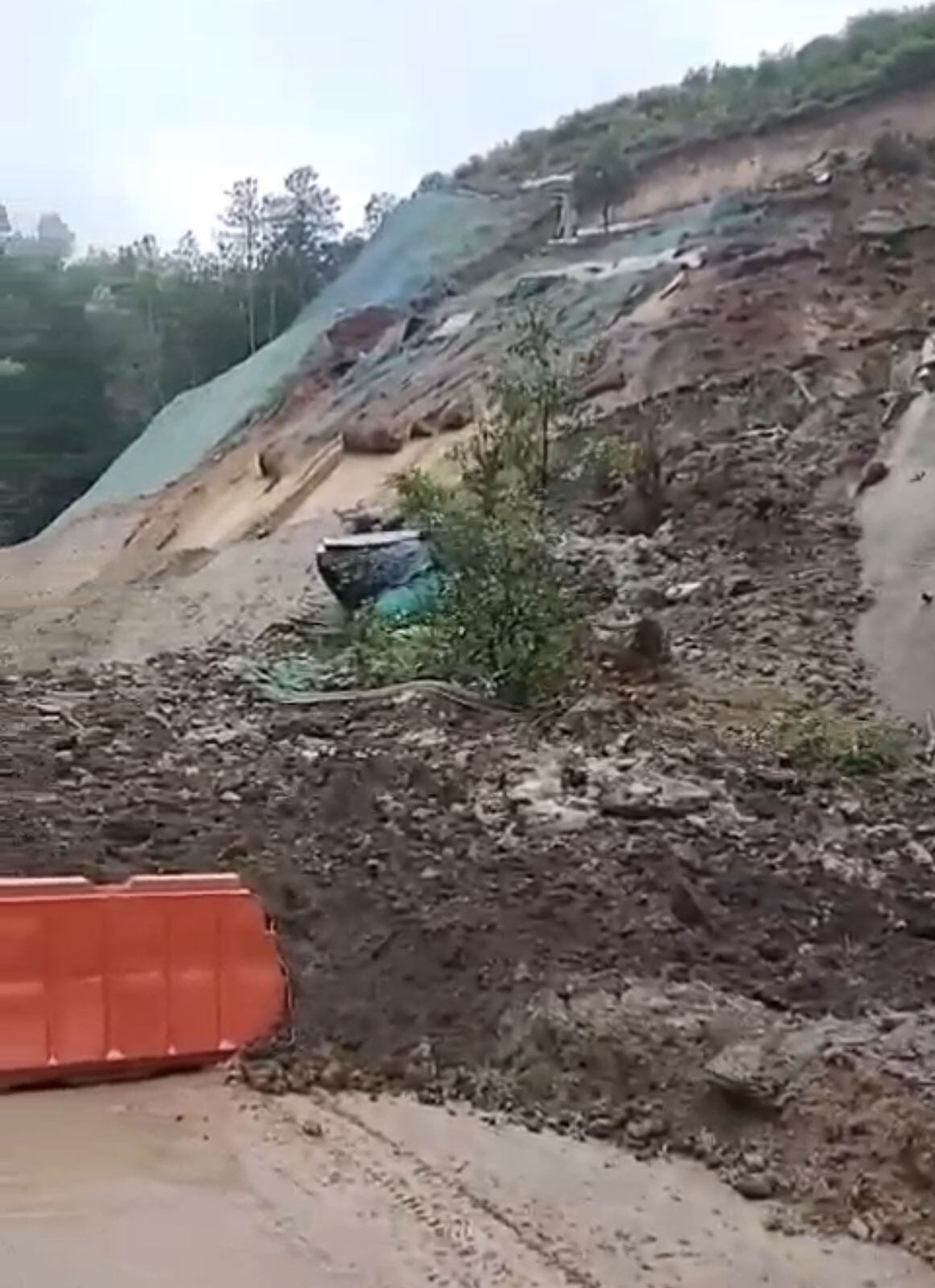 Derrumbes en la vía de La Soberanía