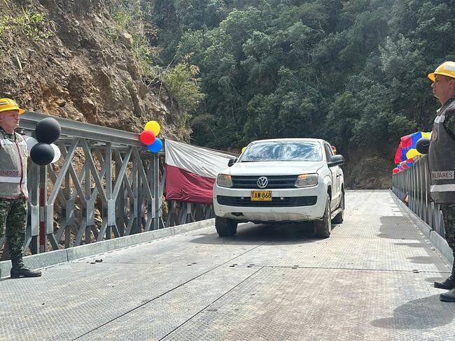 Entregan puente militar que devuelve la movilidad en San Andrés