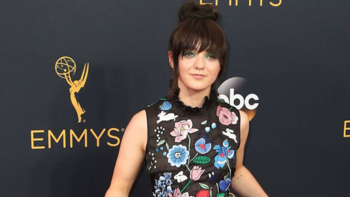 Se filtran fotografías de Maisie Williams semidesnuda