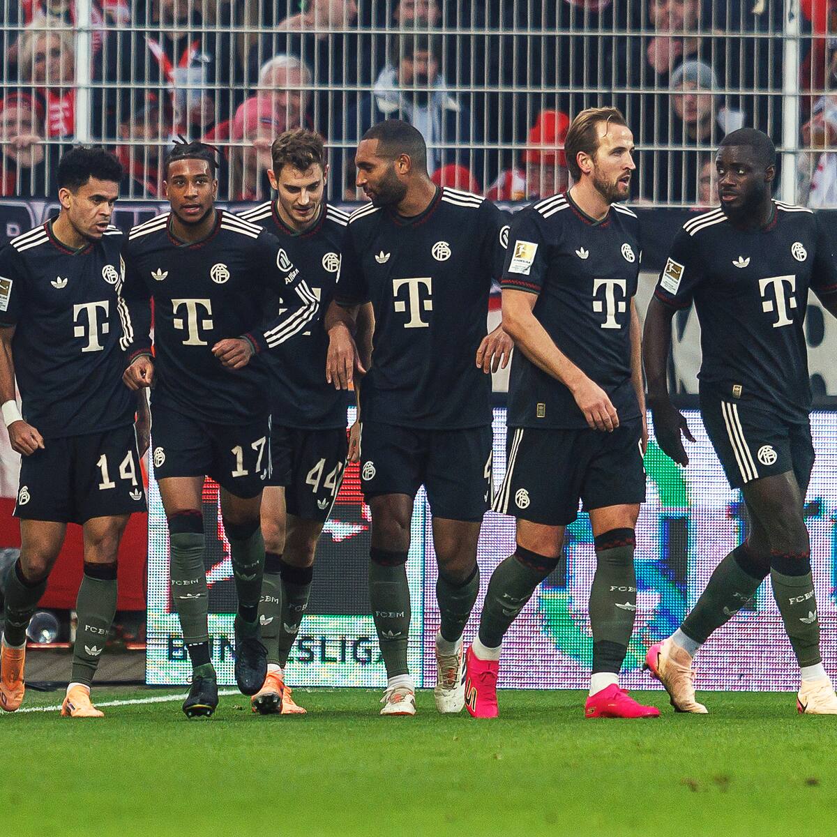 ¡Bayern Múnich domina la Bundesliga de la mano de Lucho Díaz! Así quedó en la tabla de posiciones