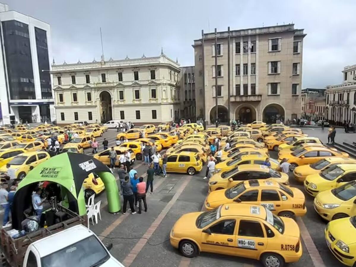 Taxistas de Manizales siguen esperando la compensación que el gobierno nacional prometió