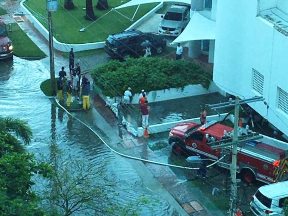 Inundaciones por lluvias causan estragos en sótanos de edificios de zona turística de Cartagena