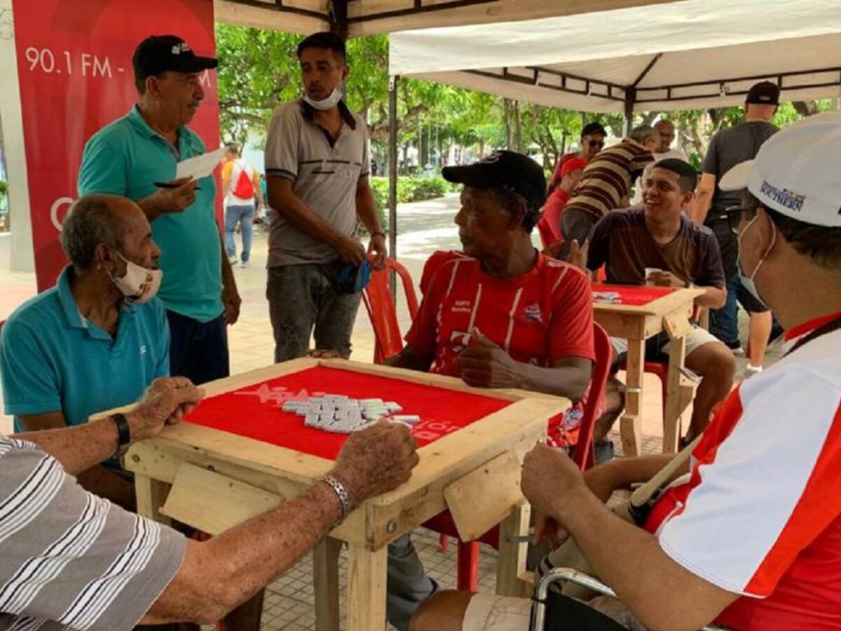 En el barrio Las Nieves se respira folclor y dominó