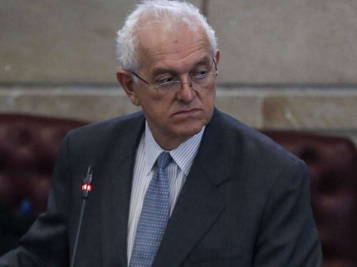 Ministro de Hacienda Ocampo es citado a control político por finanzas del país