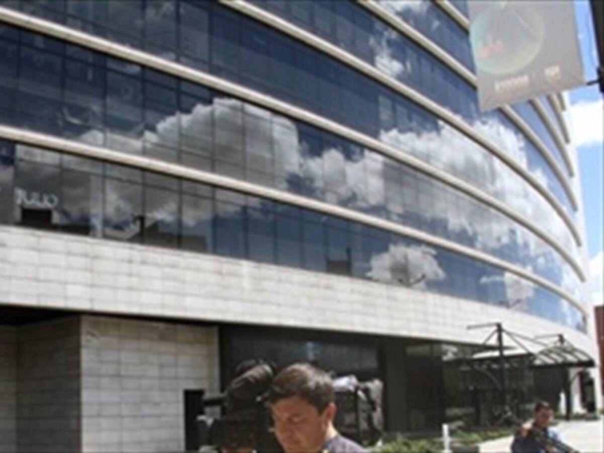 Sin solución definitiva comienza el trasteo de la Contraloría