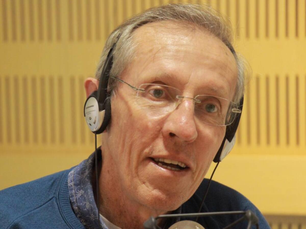 Muchos hablan mal de la política, pero venden el voto: Navarro