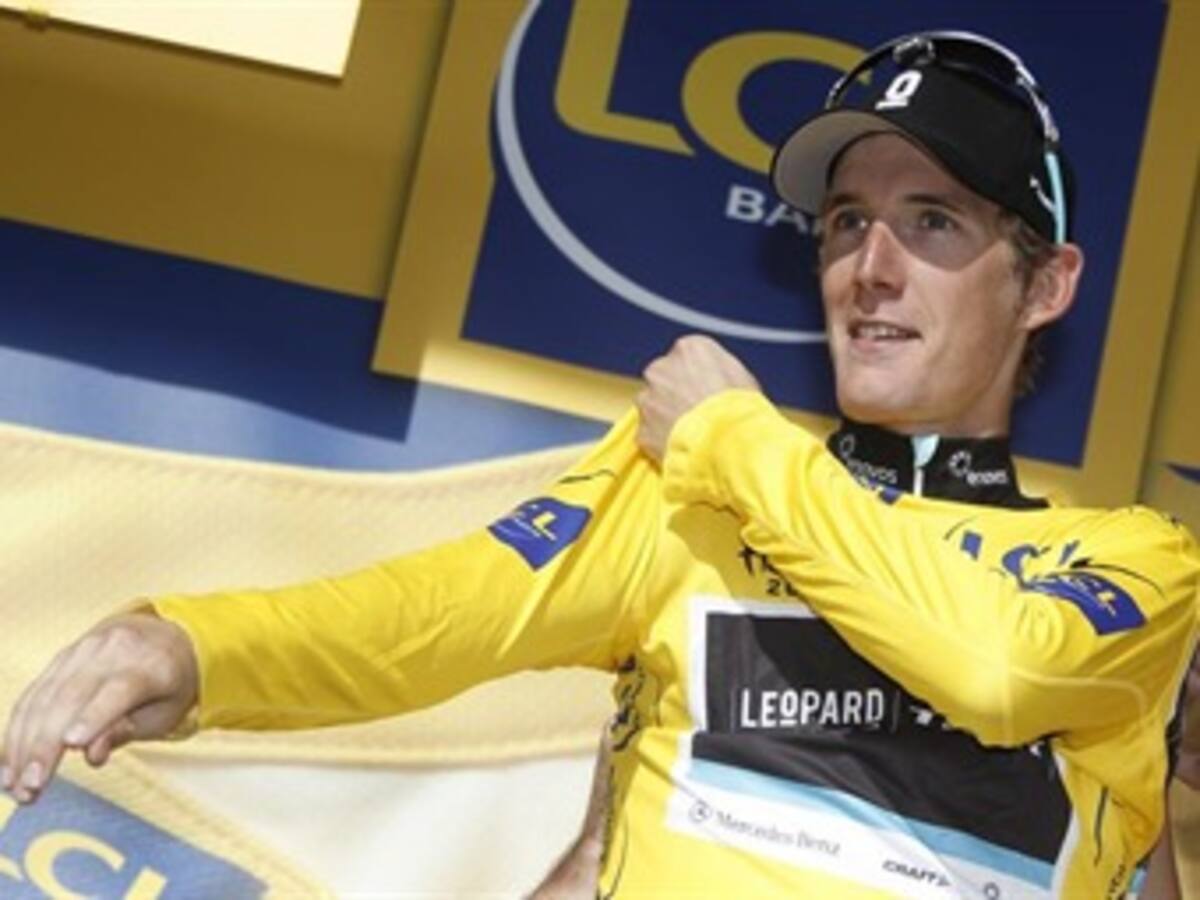 Andy Schleck se viste de amarillo en el Tour de Francia