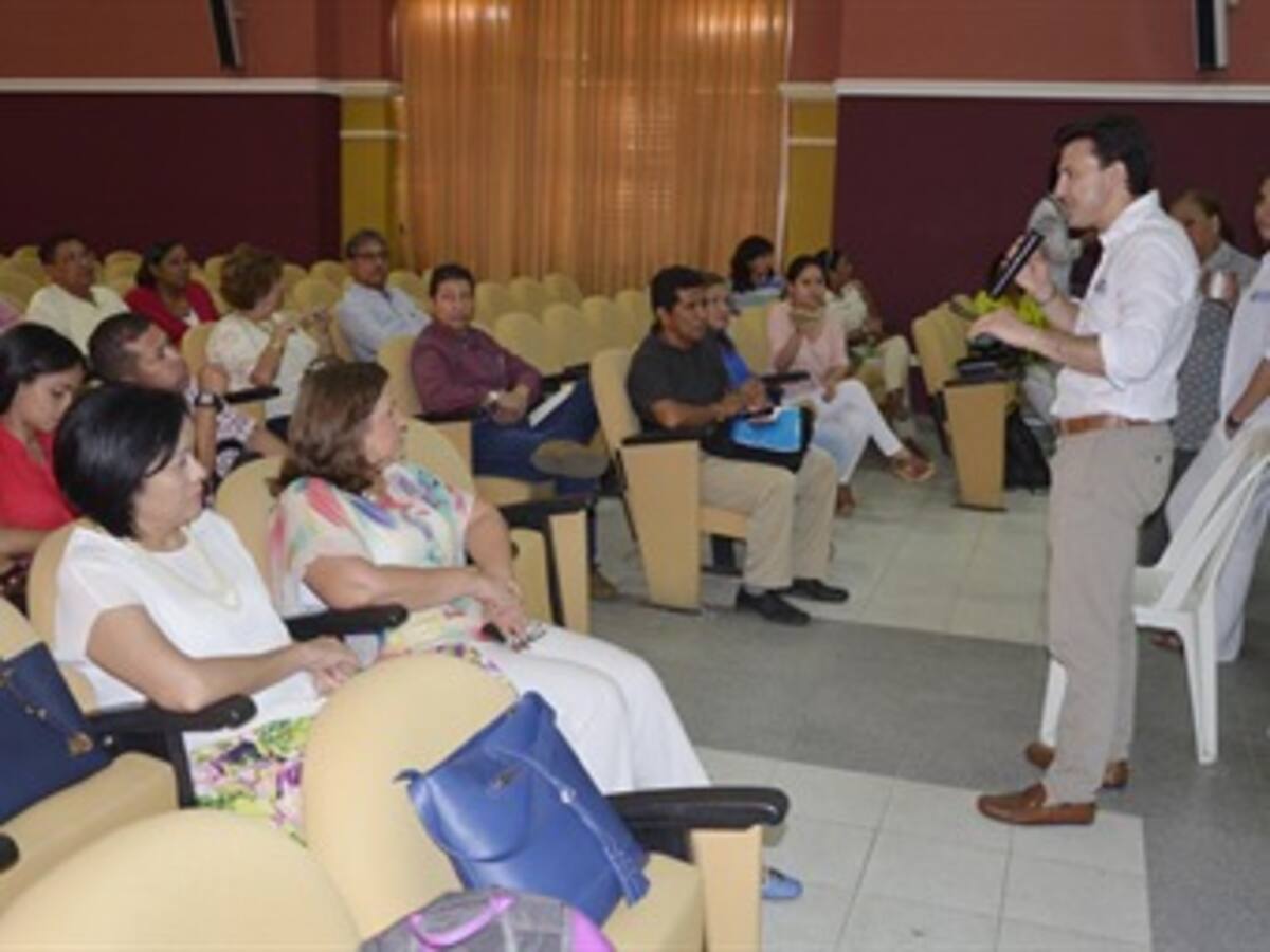 Plan becario de maestrías favorece a docentes de Bolívar