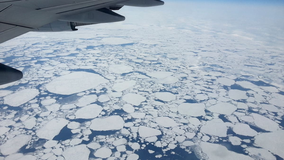 ¿Por qué los aviones no pueden sobrevolar la Antártida? Todo sobre este misterio
