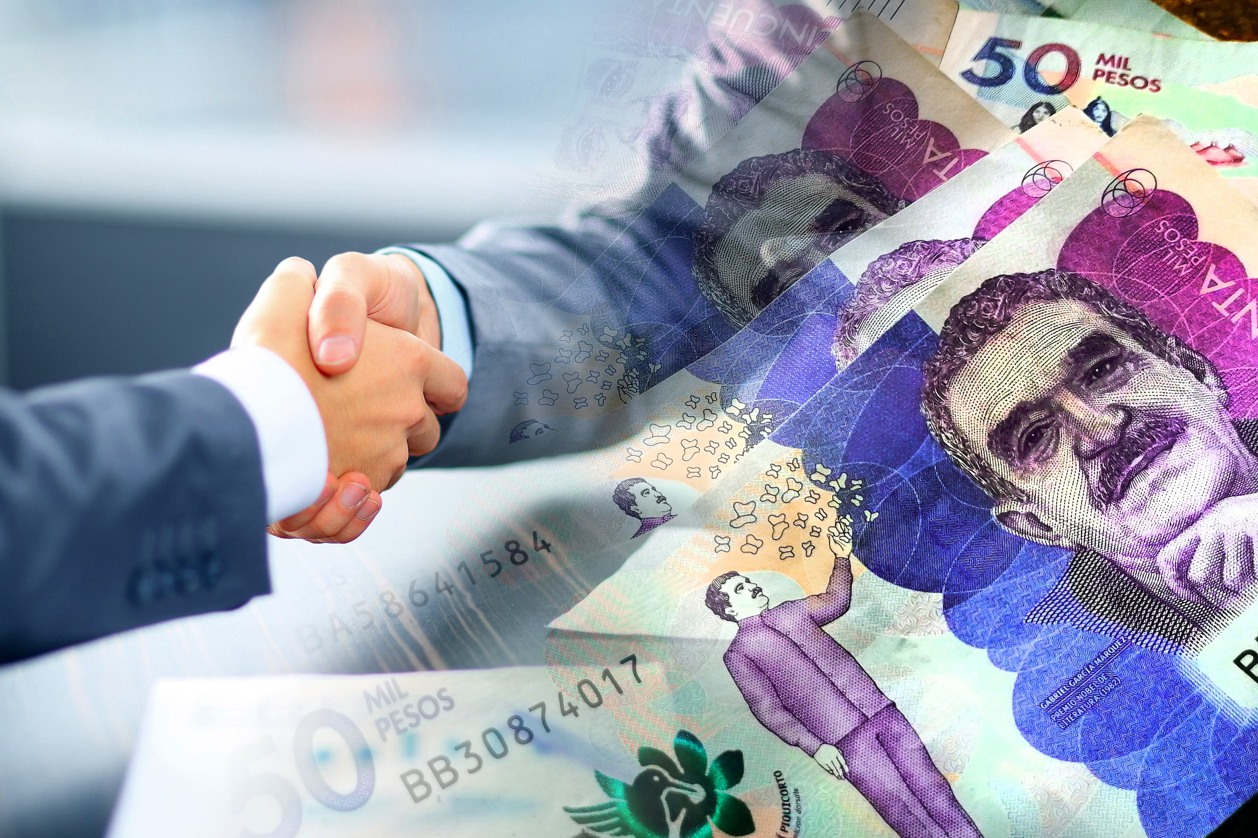 Handshake and cash of colombian peso bills - Economics chart (Crédito:	Javier Ghersi - Getty Imagenes)