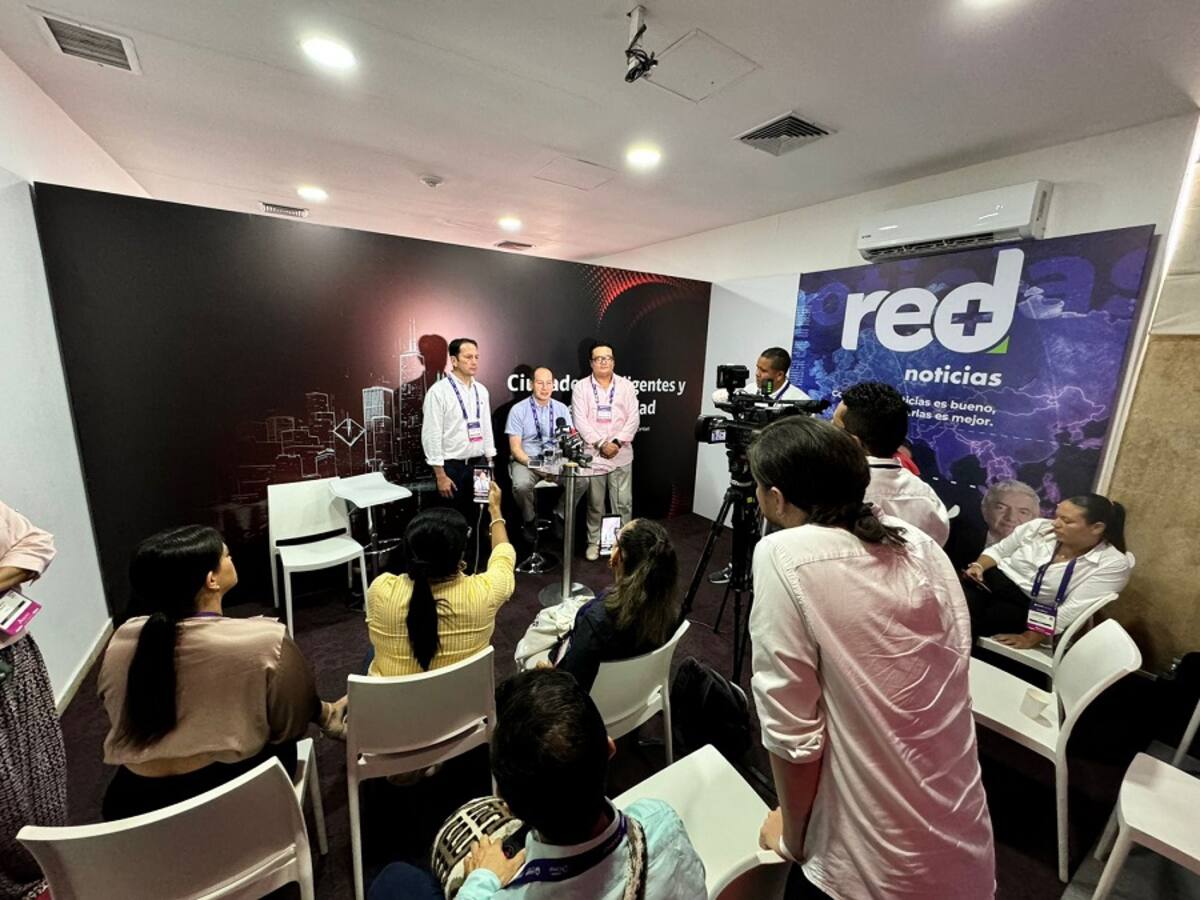 Director de la ANE anuncia implementación de espectro licenciado para operadores locales